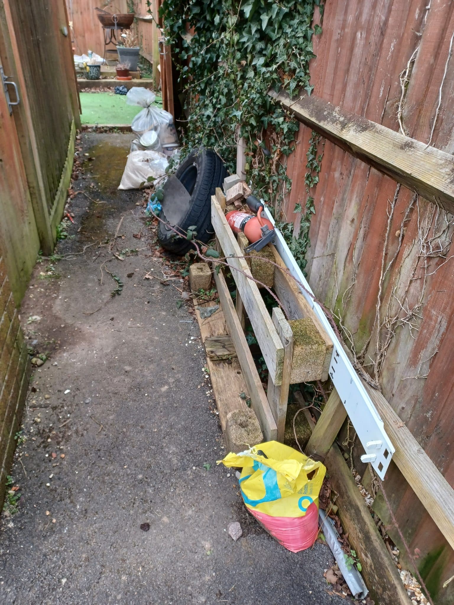Side ginnel before